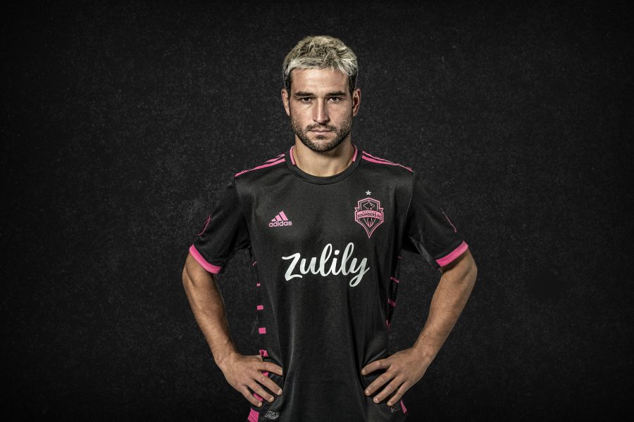 Nico Lodeiro models the sounders Nightfall kit, stepping away from the All White jersey problem in MLS