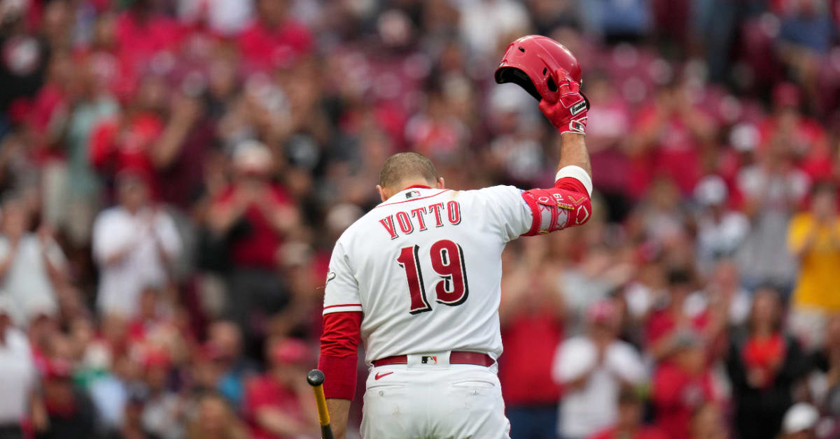 Joey Votto announces retirement after 17 seasons